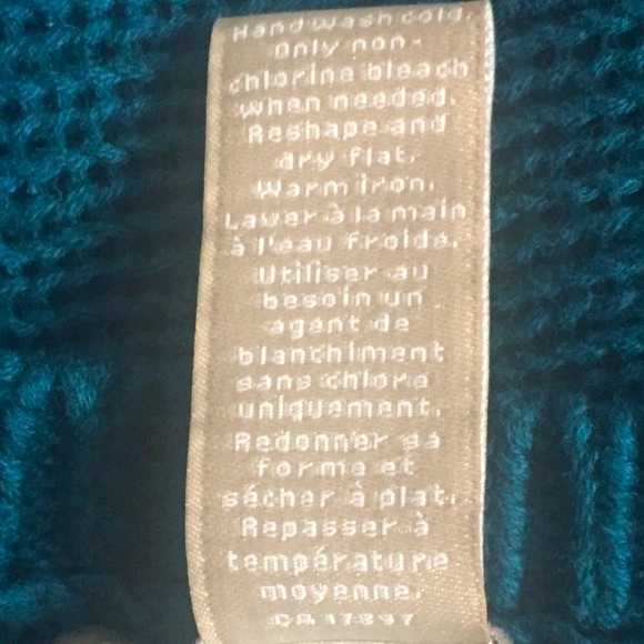 Banana Republic Relaxed Fit Sweater - Picture 8 of 9